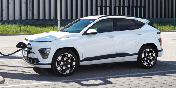 Электрический кроссовер Hyundai Kona в лизинг: скидки до 11 процентов