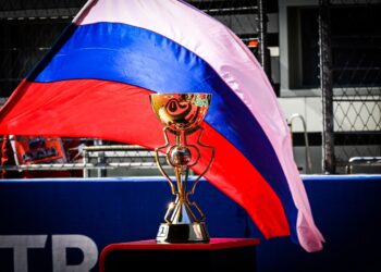 FIA сняла ограничения с российских и белорусских пилотов