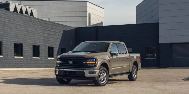 Ford F-150 2027 года получит новый базовый мотор и расширенный V-8