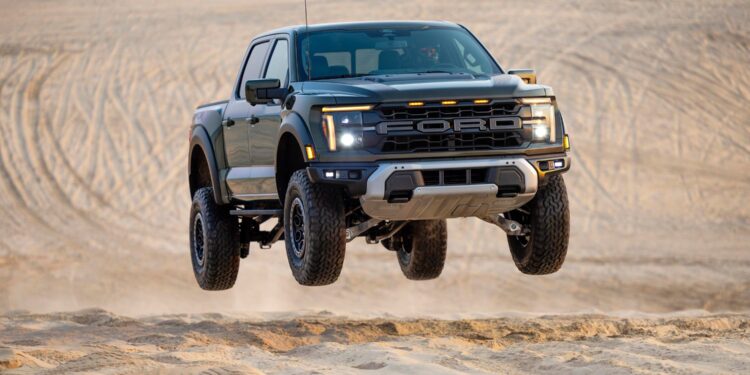 Ford F-150 Raptor подешевел ради конкуренции с Ram 1500 RHO