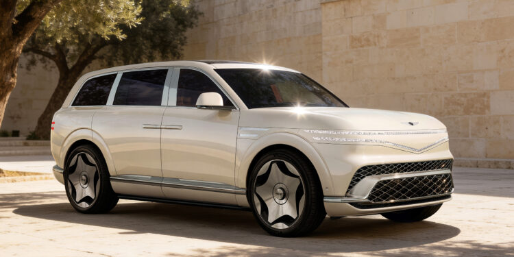 Genesis GV90: двери наоборот и роскошь из будущего