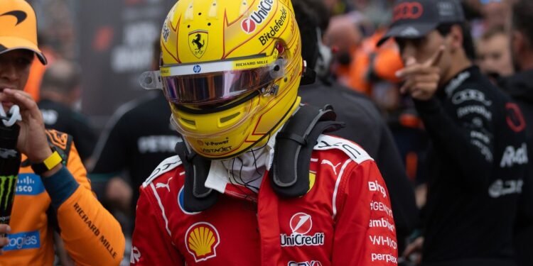 Хэмилтон извинился перед Ferrari за вспышку гнева на радио