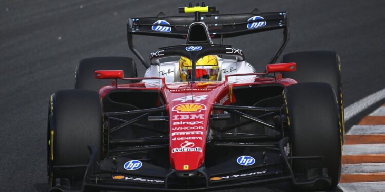 Хэмилтон озадачен Ferrari, Леклер выдал лучший круг 2026