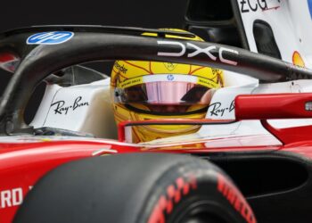 Хэмилтон озадачен проблемой Ferrari с прогревом шин