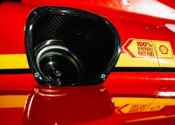 IndyCar, Shell unveil updated 100% renewable race fuel for 2027