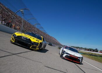JGR требует от Spire и Гейбхарта документы по настройкам болидов