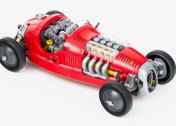 Как модель V8 за 40 долларов объяснит ребенку устройство машины