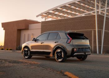 Kia Niro Hybrid 2027: свежий стиль и цена от $30 тысяч