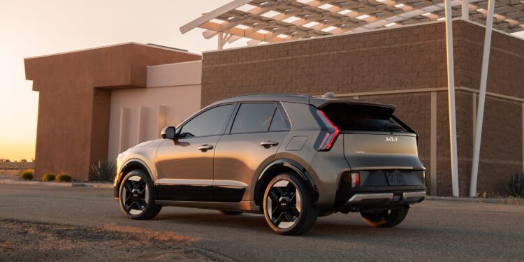 Kia Niro Hybrid 2027: свежий стиль и цена от $30 тысяч