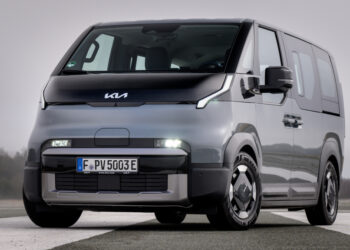 Kia PV5: как взять семейный электро-ван в лизинг выгодно