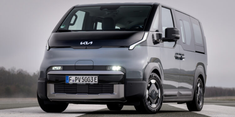 Kia PV5: как взять семейный электро-ван в лизинг выгодно