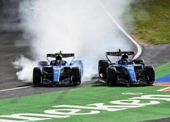 Коллинз: Williams не выдержит ущерб от аварии Сайнса и Албона