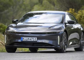 Lucid Air Grand Touring 2026 в тесте: не только дальность?