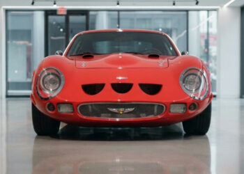 Mazda MX-5 под видом Ferrari 250 GTO продадут на аукционе