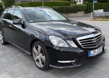 Mercedes E 500 по цене Dacia: мощный универсал-легенда