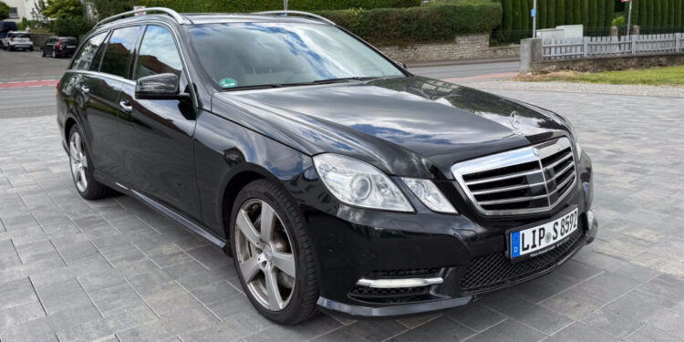Mercedes E 500 по цене Dacia: мощный универсал-легенда