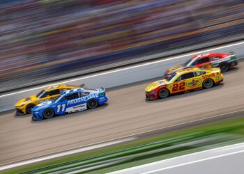 NASCAR расширяет географию и, похоже, добрался до Европы. Стив О’Доннелл, генеральный директор серии, готов привезти гонку на европейский континент. Об этом говорит его недавнее заявление, которое цитирует зарубежная пресса.