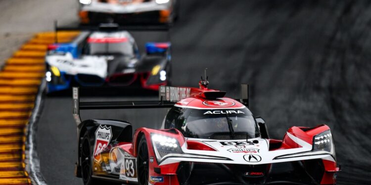 Ник Йеллоули взял поул на Road America в IMSA