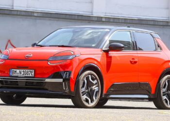 Nissan Micra 52 kWh (2026): Японский вихрь с французскими корнями
