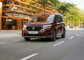 Nissan Townstar Tekna за 229 евро в месяц: подписка на автомобиль с семью местами