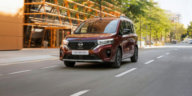 Nissan Townstar Tekna за 229 евро в месяц: подписка на автомобиль с семью местами