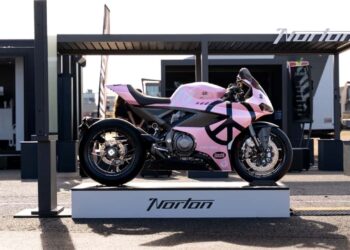 Norton Manx R — уникальный асимметричный мотоцикл