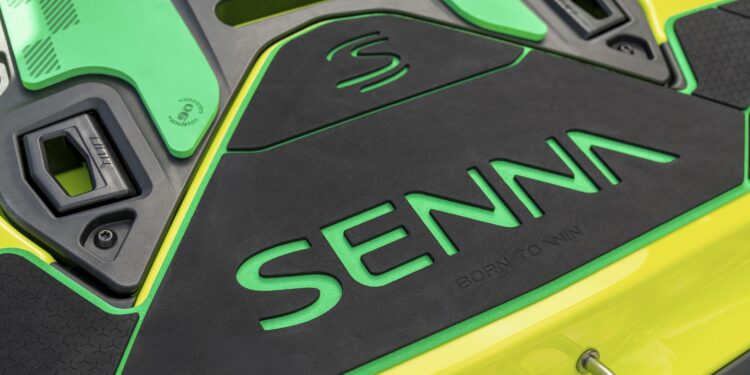 Новый 350-сильный Sea-Doo в цветах Сенны — дань уважения другой страсти чемпиона