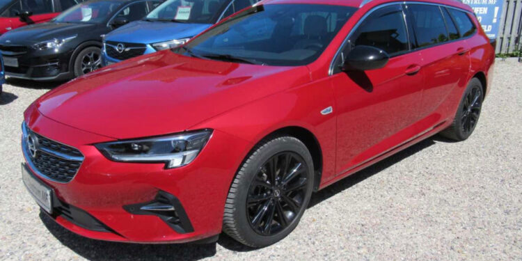 Opel Insignia Sports Tourer с дизелем и люксом — до 20 000 евро