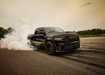 Пикап Ram Rumble Bee: заводской апгрейд до 900 лошадиных сил