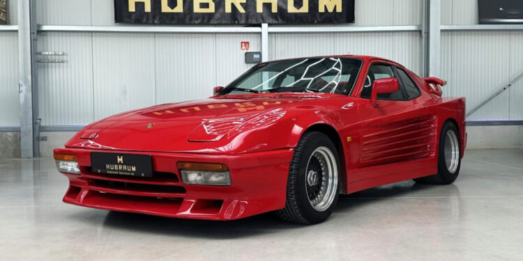 Porsche 944 в стиле Ferrari 1986 года продают на AUTO BILD