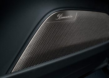 Porsche снижает вес машин с помощью GaN-аудиосистем