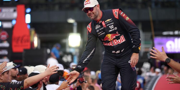 Райан Прис выбил Ван Гисбергена из плей-офф NASCAR: первая победа за 249 гонок