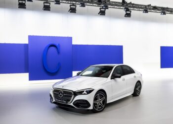 Рестайлинг Mercedes-Benz C-Class 2027: свежий взгляд и новый ассистент