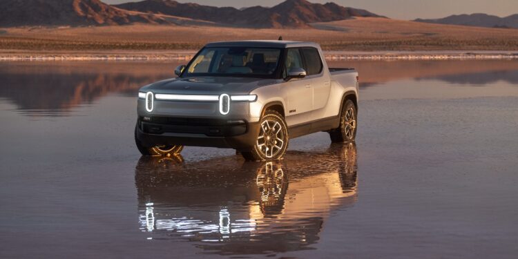 Rivian R1S и R1T 2027: комфорт и бездорожье