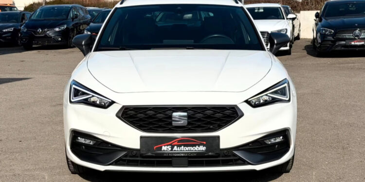 Seat Leon Sportstourer FR: гибридный универсал за 19 999 евро