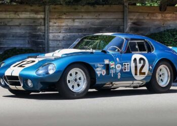 Shelby Daytona Cobra продана за рекордные $42,9 млн
