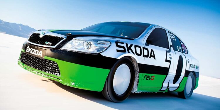 Skoda Octavia RS: 365 км/ч на соляной глади Бонневилля