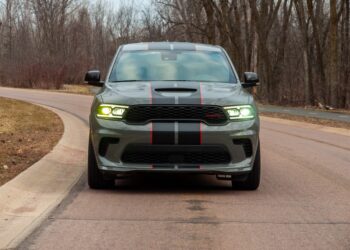 Тест Dodge Durango Hellcat 2026: V8, 710 сил и никакой экономии