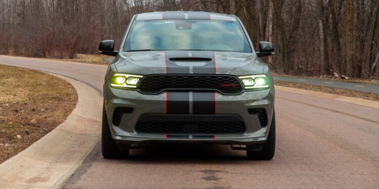 Тест Dodge Durango Hellcat 2026: V8, 710 сил и никакой экономии
