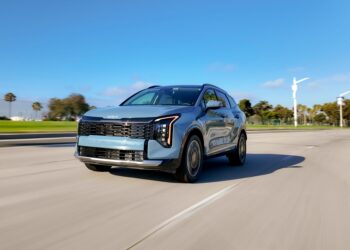 Тест Kia Sportage Hybrid 2026: яркая внешность, но есть нюансы