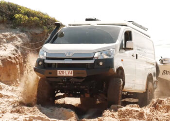 Toyota HiAce: дом на колесах с просветом 300 мм