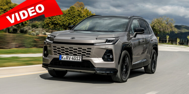 Toyota RAV4 нового поколения: брутальный дизайн и умный софт