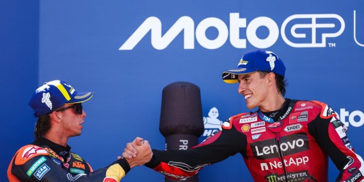 Акоста: Маркес должен взять титул MotoGP-2026