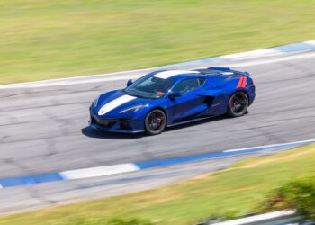 Chevrolet Corvette Grand Sport X 2027: гибридный монстр на 721 лошадь