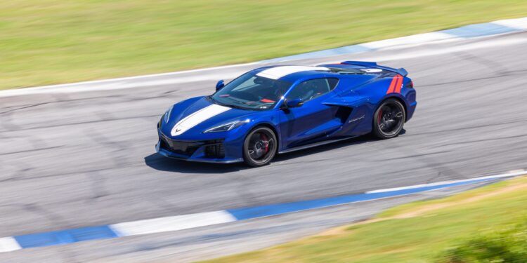 Chevrolet Corvette Grand Sport X 2027: гибридный монстр на 721 лошадь