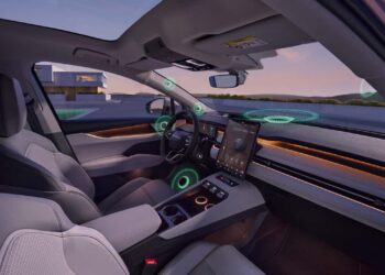 Электрический Skoda Peaq 2026: просторный салон для семерых
