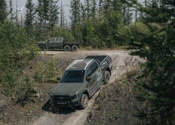 Ford собрал 6×6 Ranger Super Duty с бортовой платформой для британских военных