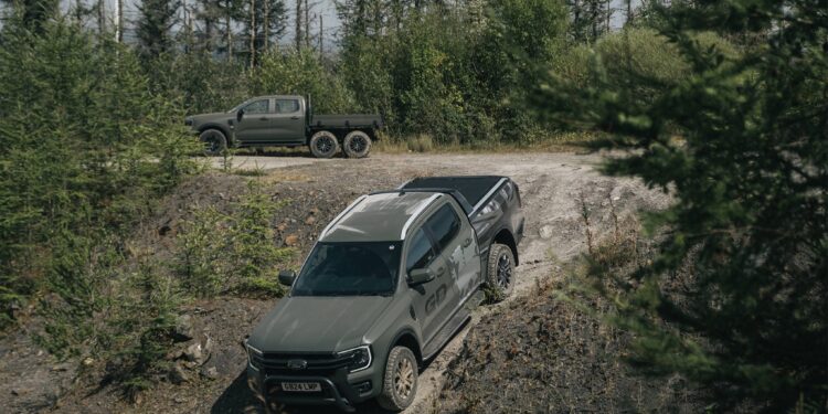 Ford собрал 6×6 Ranger Super Duty с бортовой платформой для британских военных