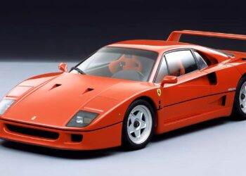 Хэмилтон купил Ferrari F40, простоявший в гараже 30 лет