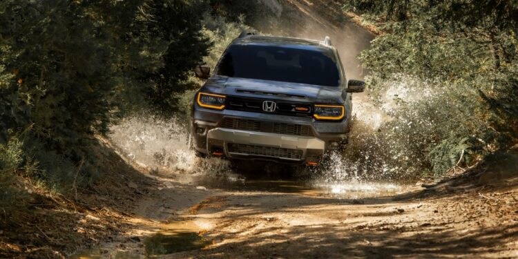 Honda Passport TrailSport 2027 догнал по дорожному просвету Jeep Wrangler